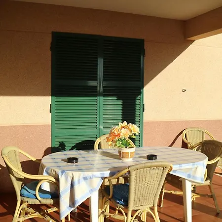 Spectacular With Swimmingpool In